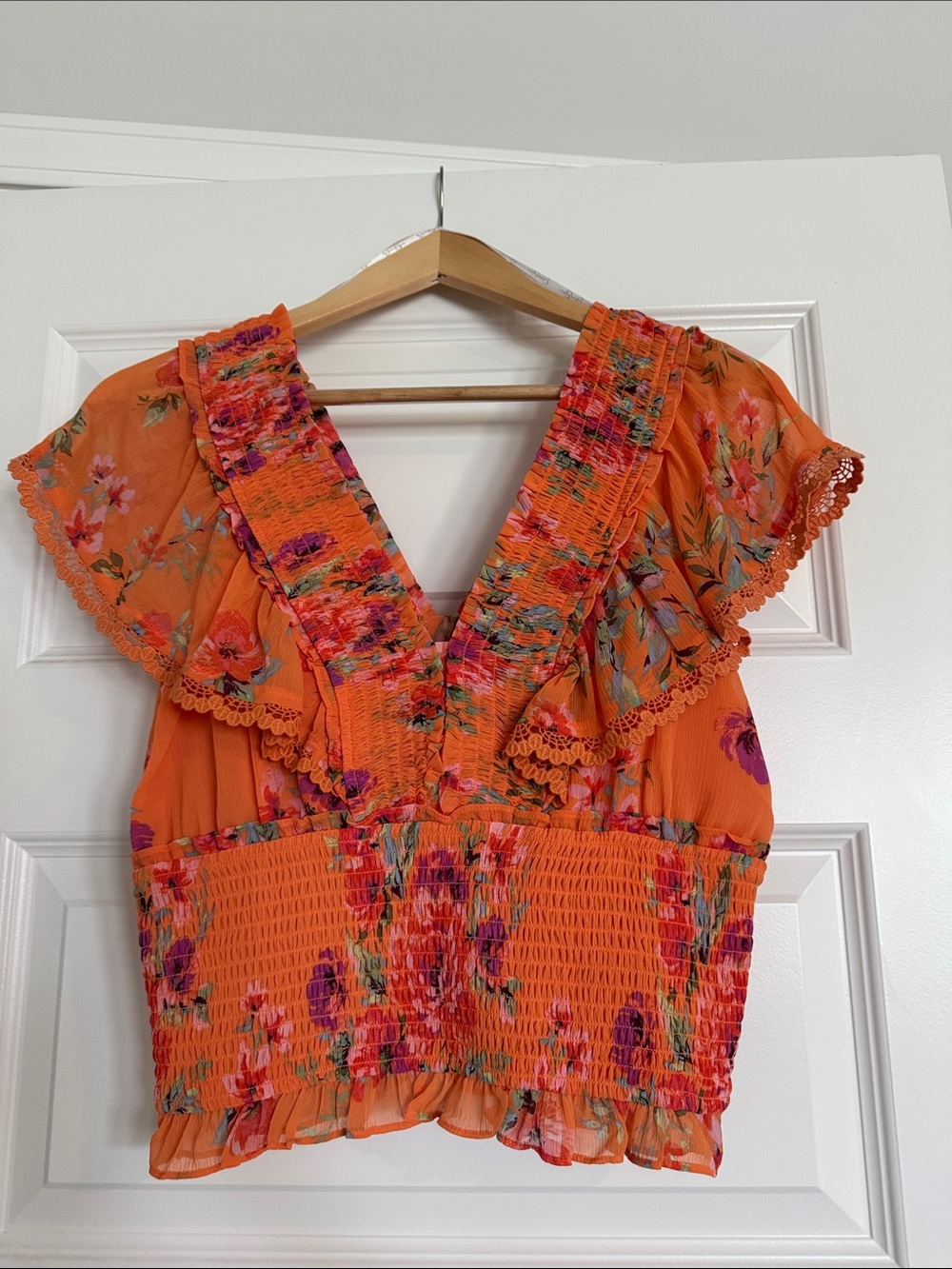 Jessica Simpson- Bright Orange Floral Smocked V-Neck Women's Crop Top